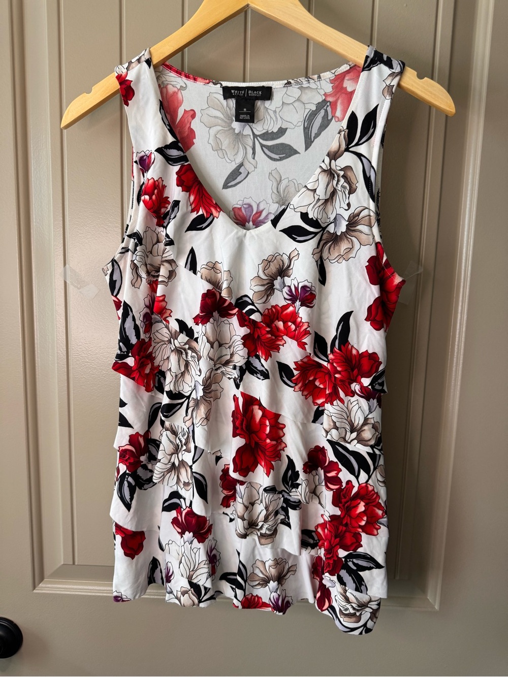 White House Black Market White Floral Tank with Red & Beige Blooms